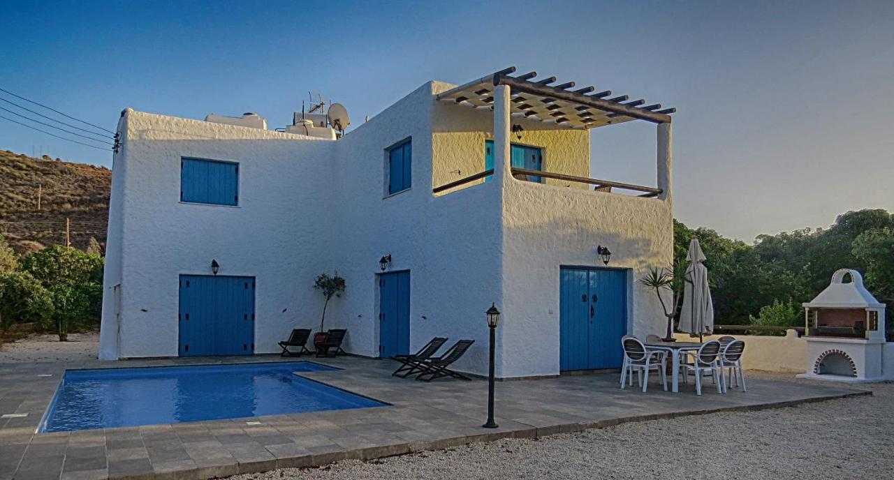 Votsalo Villa Pomos Pokoj fotografie